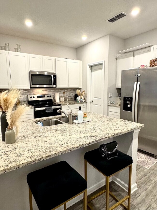 Foto del edificio - 8121 Cheryl Ann Ln