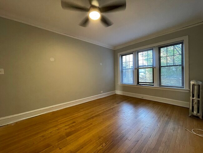 Foto del edificio - 2344 W Addison St