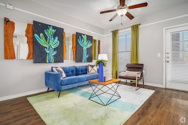 1BR, 1BA - 781SF - Living Room - Emerge Vista