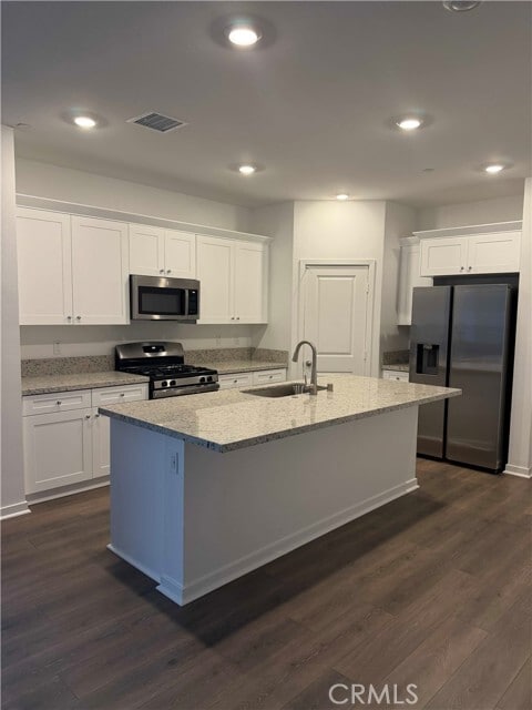 Building Photo - 32879 Manhattan Ave