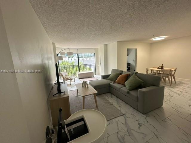 Foto principal - 16909 N Bay Rd