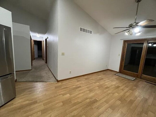 Building Photo - 104 N Belmont Dr