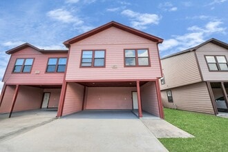 Building Photo - 4303 Oak Ridge Dr