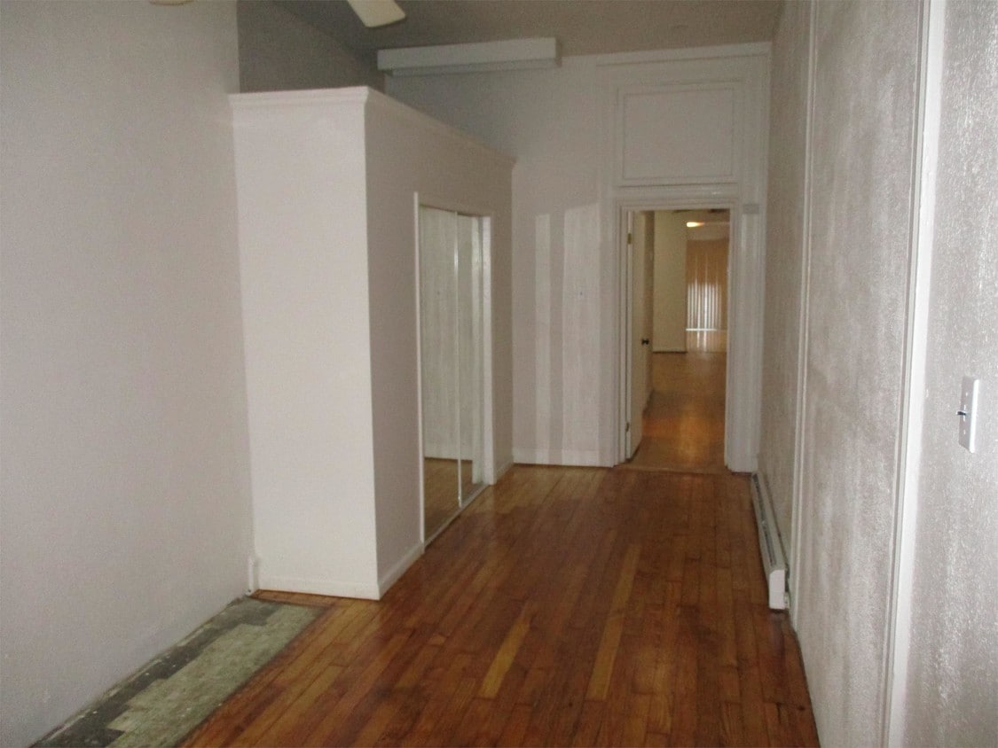 Primary Photo - 1819 Madison Ave
