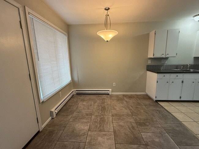 Foto del edificio - Now renting 1 bedroom Condo Downstairs