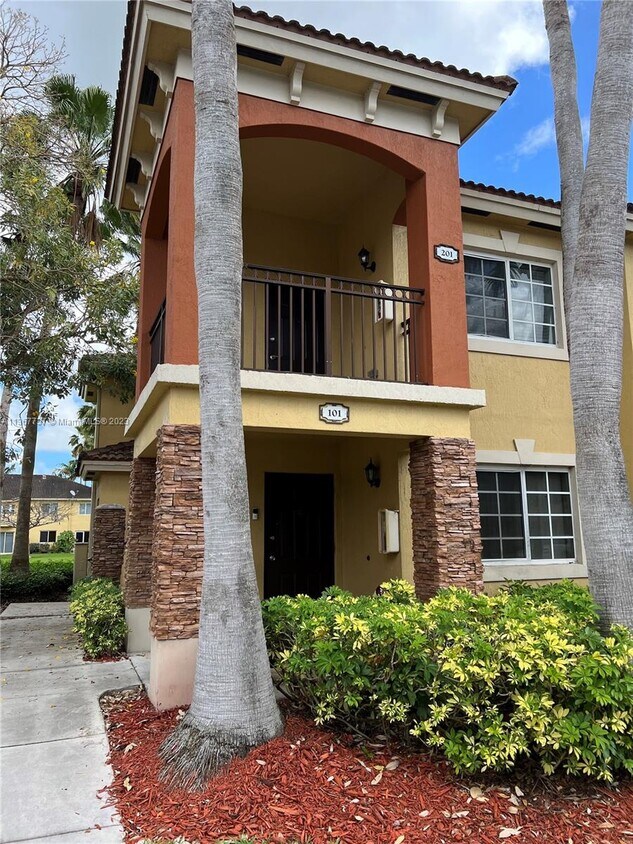 935 NE 33rd Terrace Unit 201, Homestead, FL 33033 Condo for Rent in