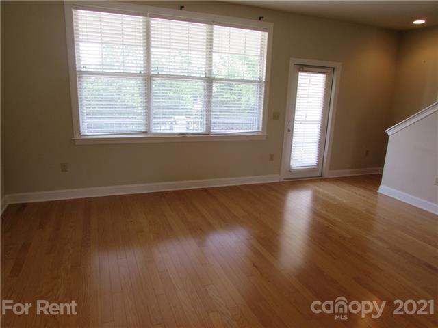 Building Photo - 103 Steinbeck Way