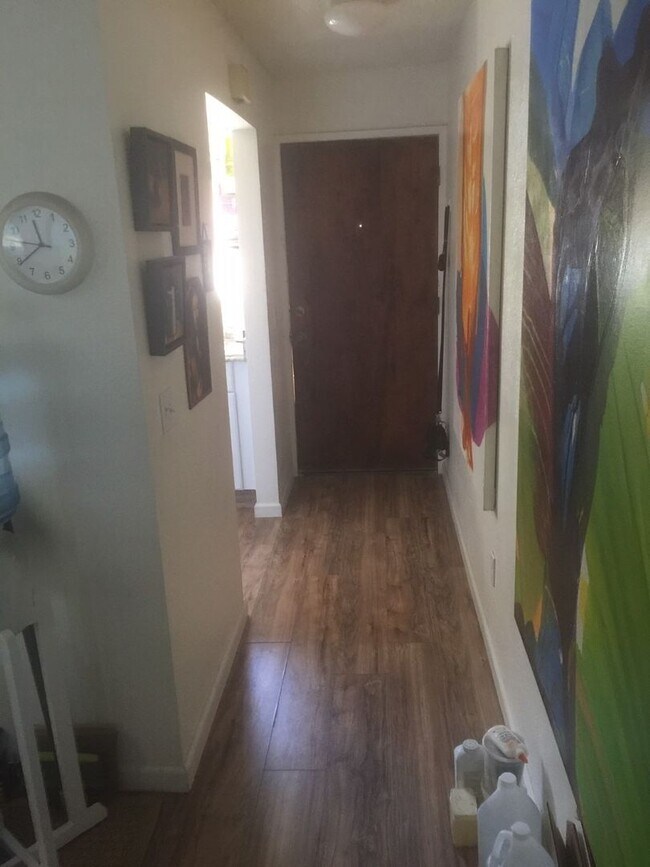 Building Photo - 2 Bedroom 1 Bath Condo Downtown SLO