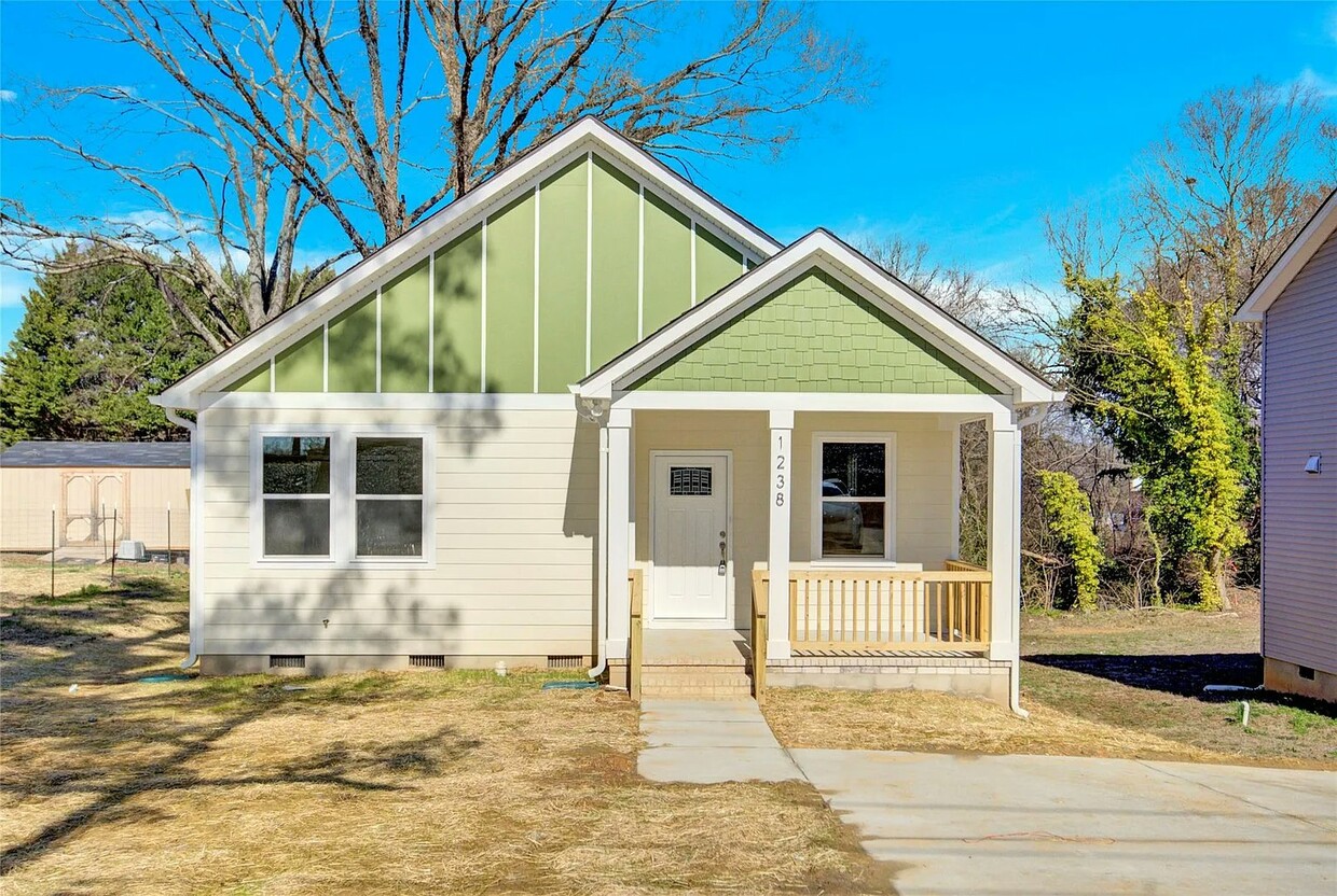 Foto principal - 1238 W Airline Ave