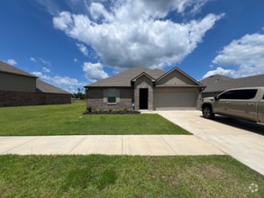 Building Photo - 858 Gold Finch Wy