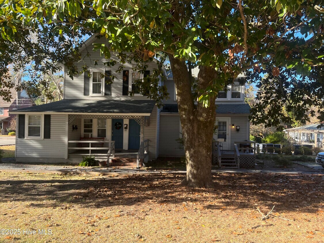 Foto principal - 310 N Bennett St