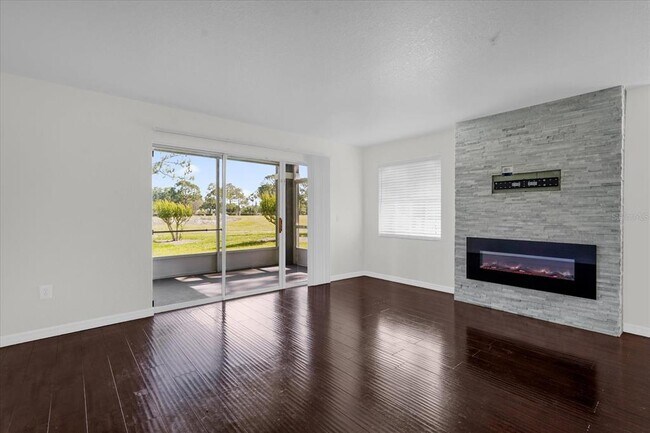 Foto del edificio - 13953 Fairway Island Dr