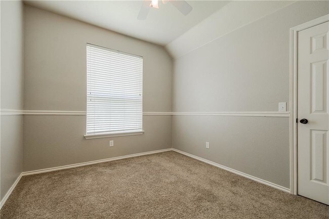 Building Photo - 100 Sparrow Hawk Dr