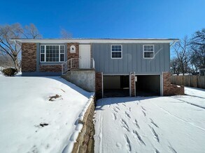 Building Photo - 9957 Fairlane St