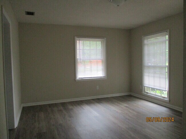 Foto del edificio - 9631 Arbor Dale Ave