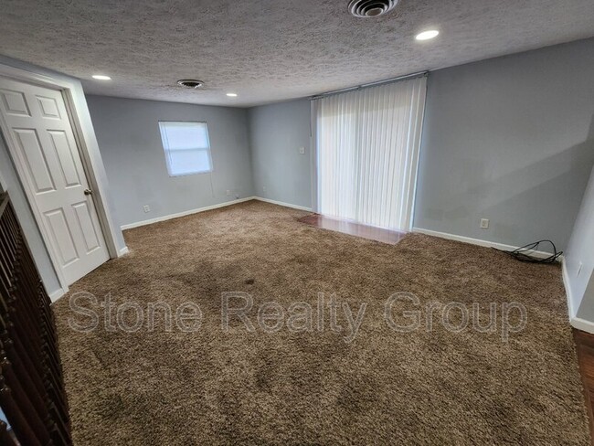Foto del edificio - 2724 Maple Ave