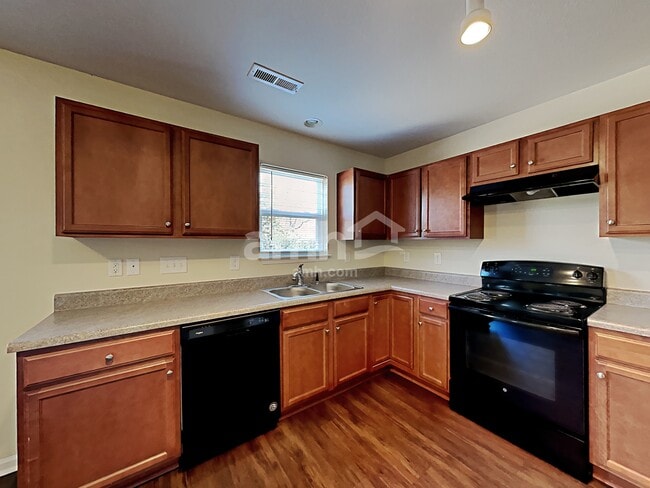 Foto del edificio - 131 Charndon Way