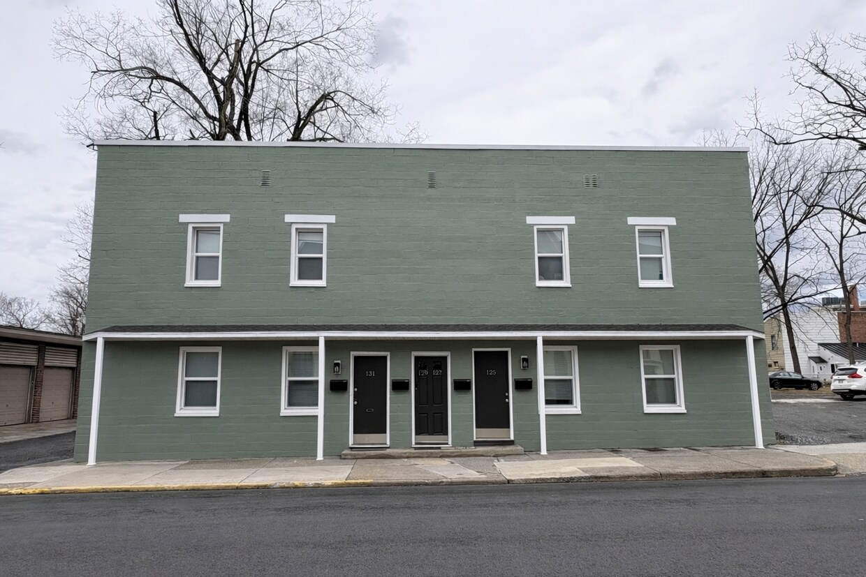 Foto del edificio - 125-131 N West St