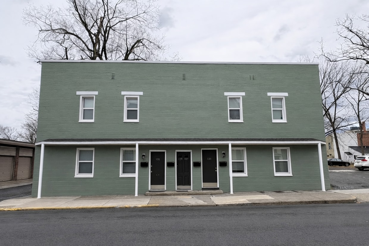 Building Photo - 125-131 N West St