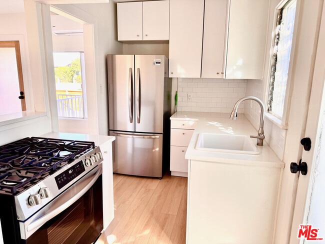 Building Photo - 3642 Seneca Ave