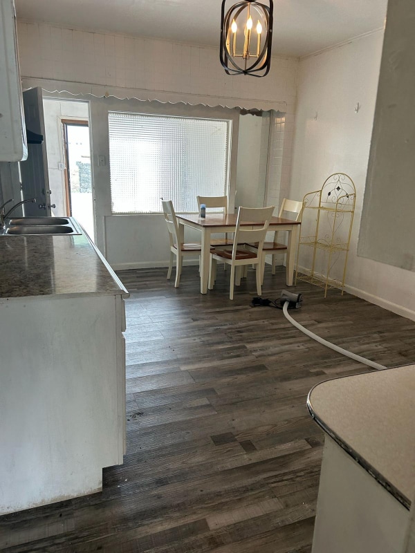 Building Photo - 814 E Pine St