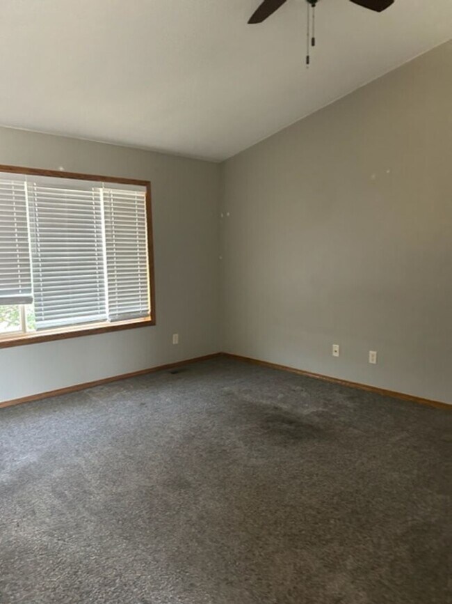 Foto del edificio - 5624 S Mandy Ave