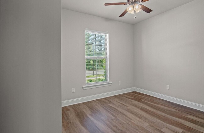Foto del edificio - 7324 Kenilworth Crossing Ave