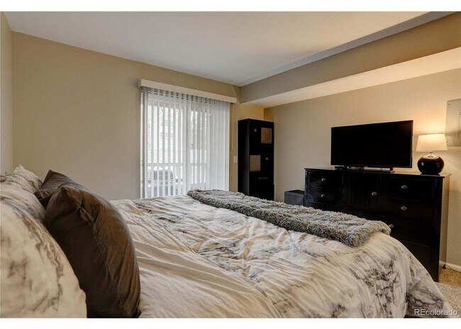 Foto del edificio - 5745 W Atlantic Pl