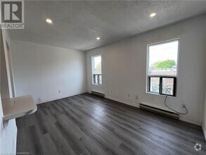 Building Photo - 102 Greensides Ave