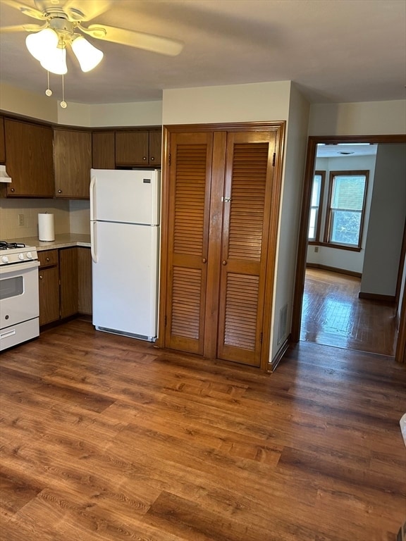 Building Photo - 913 Bedford St