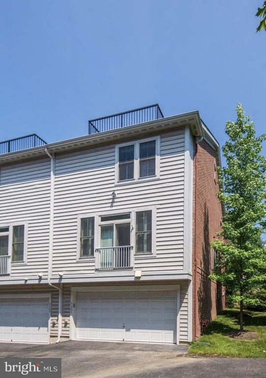 Building Photo - 3307 Kemper Rd