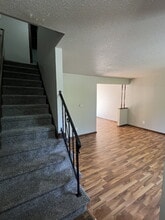 Building Photo - 33 Pleasant View Dr