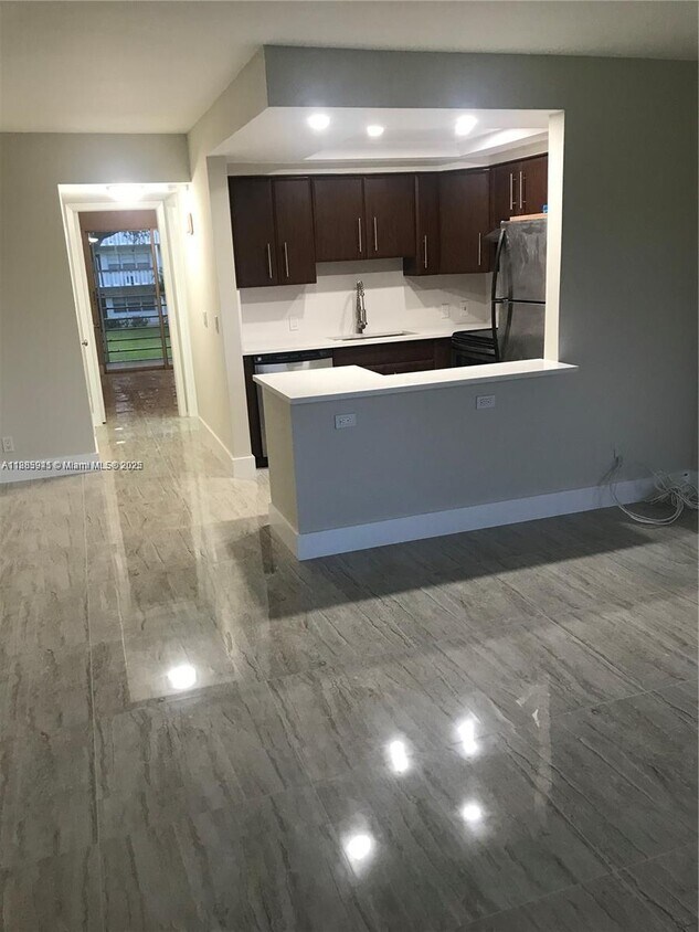 Foto principal - 358 Mansfield I