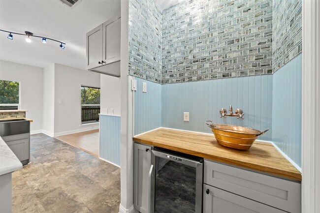 Foto del edificio - 4510 Lininger Ln