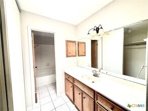 Building Photo - 127 Cabana Dr