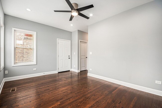 Foto del edificio - 1702 N Meade Ave