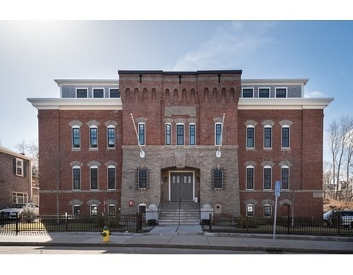 Building Photo - 76 Court St