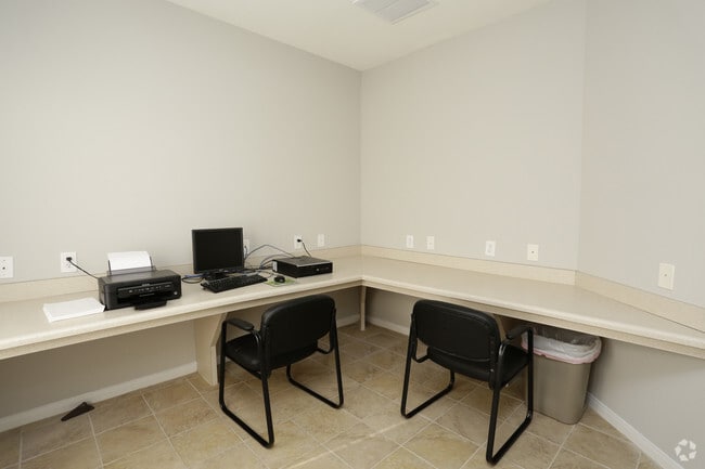Business Center - Woodwind Villa Apartments