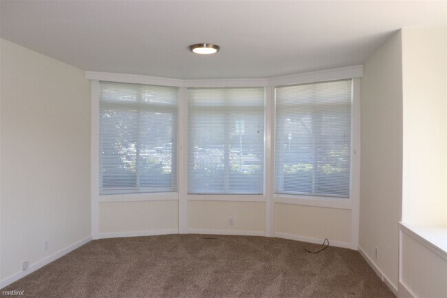Building Photo - 1 br, 1 bath 4plex - 7 Beach Road D