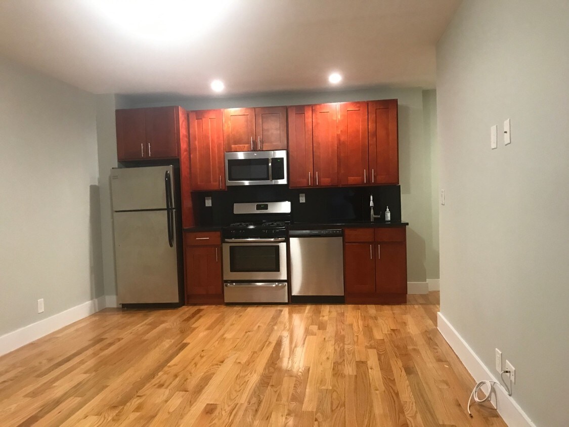 8020 Broadway Unit 1L, Queens, NY 11373 Room for Rent in Queens, NY
