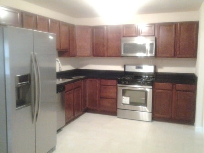 Photo - Beautiful and spacious 5 BR/2BA minutes from UMD campus House
