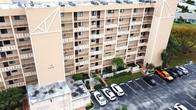 Foto del edificio - 7076 Huntington Ln