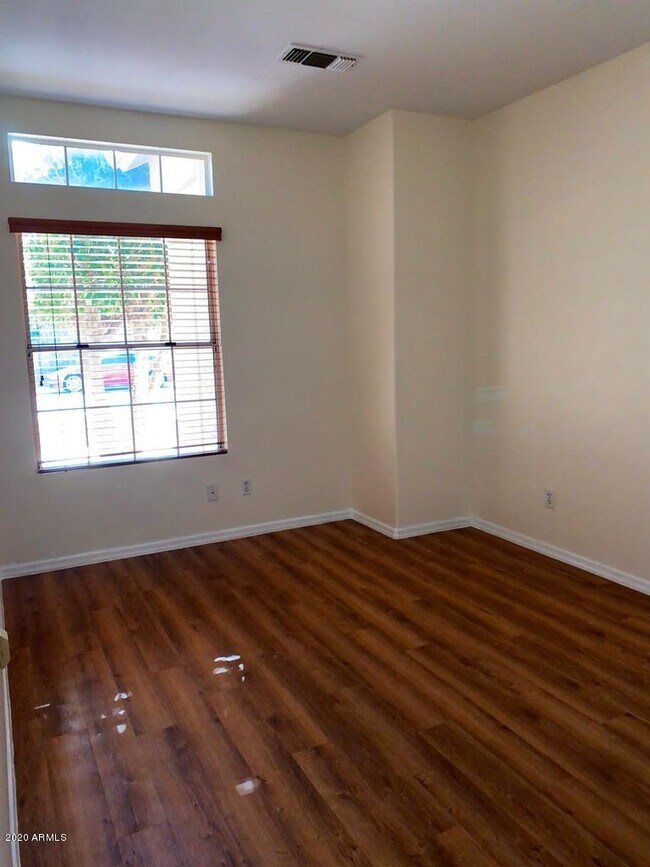 Foto del edificio - 844 N Granite St