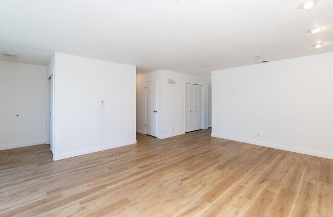 Building Photo - 2 Bed 1.5 Bath Condo with Garage in Santa Cruz