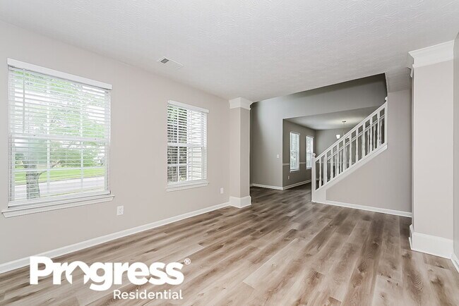 Building Photo - 290 Hazelhurst Dr