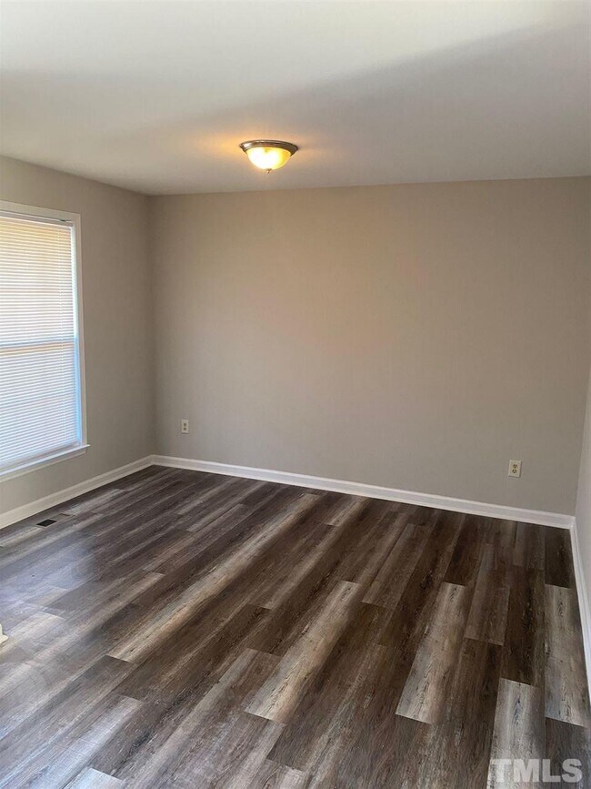Building Photo - 1418 Carnage Dr