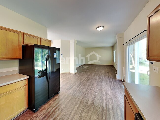 Building Photo - 169 Holmes Pl