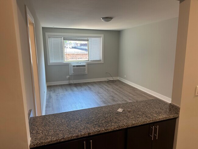 Foto del edificio - 542 W Surf St