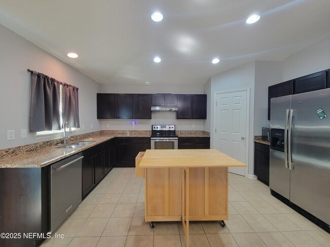 Building Photo - 4447 Oak Moss Loop