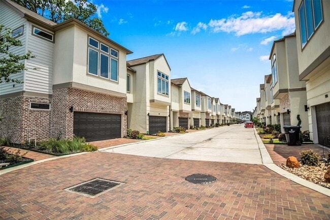 Foto del edificio - 135 Knightsbridge Park Ln